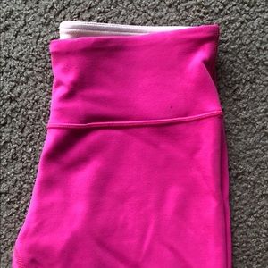 Lululemon Wunder Under HOT PINK leggings!